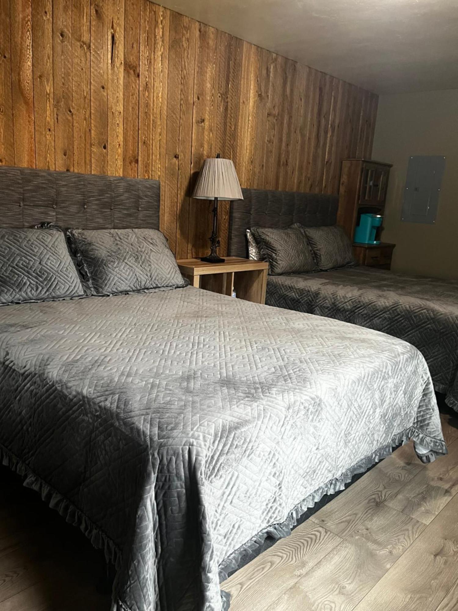 Parkway Yellowstone Guest House Room #2 ガーディナー エクステリア 写真